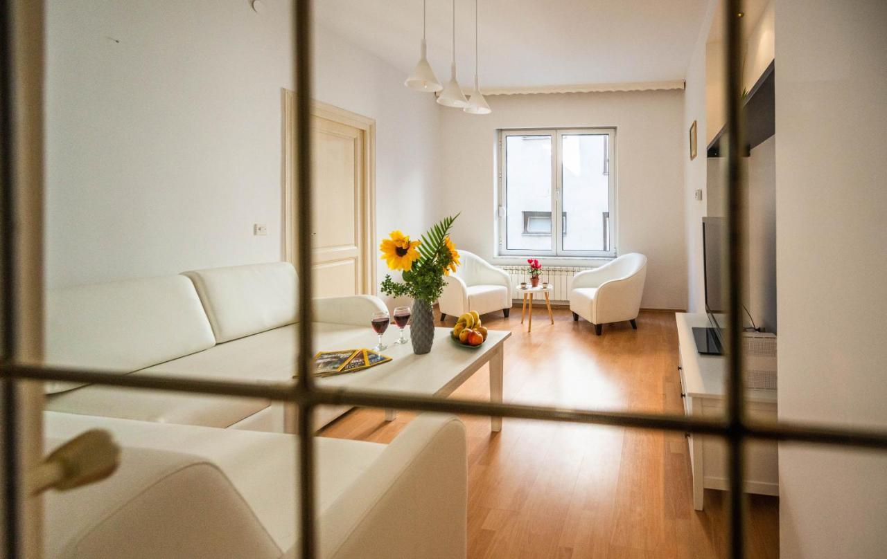 Bright And Modern 1Bdr Apartment In The Center Сараево Экстерьер фото