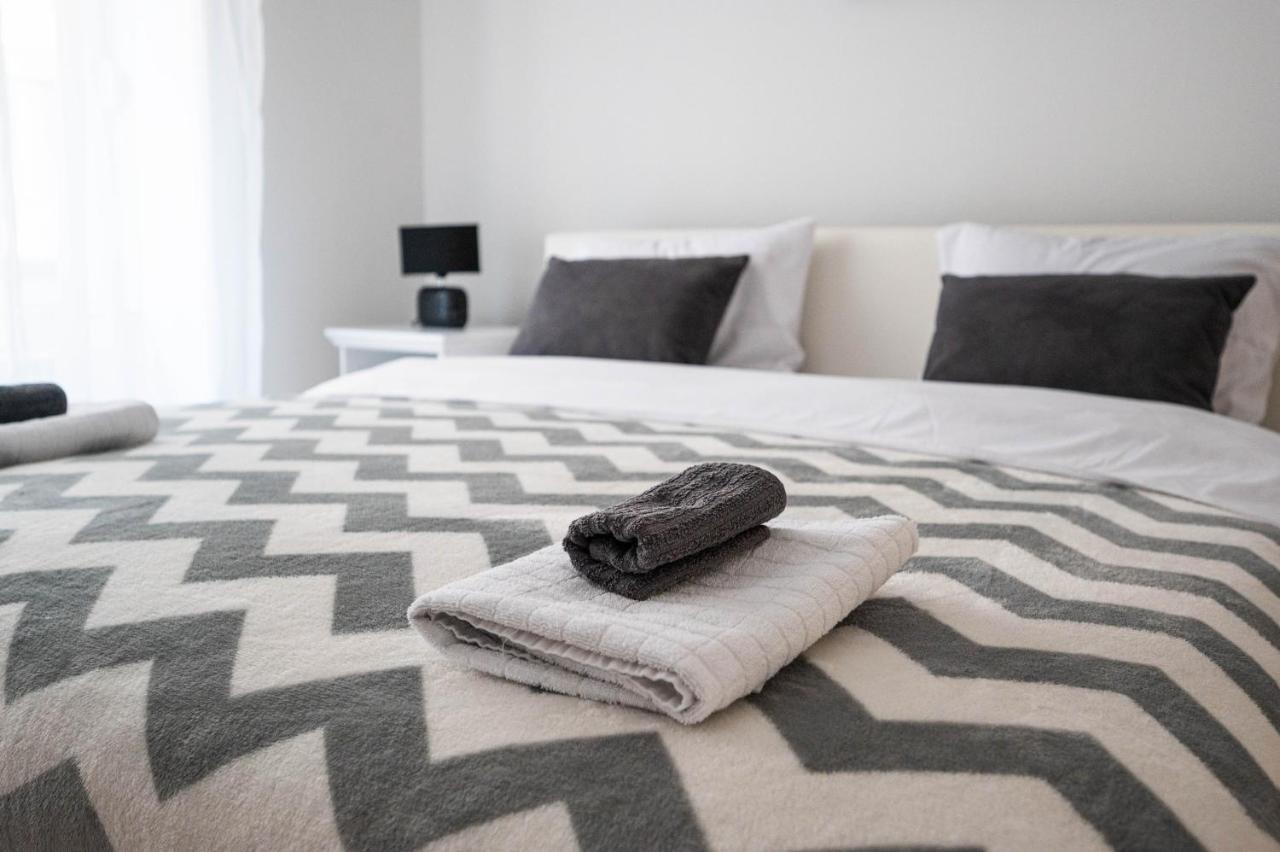 Bright And Modern 1Bdr Apartment In The Center Сараево Экстерьер фото