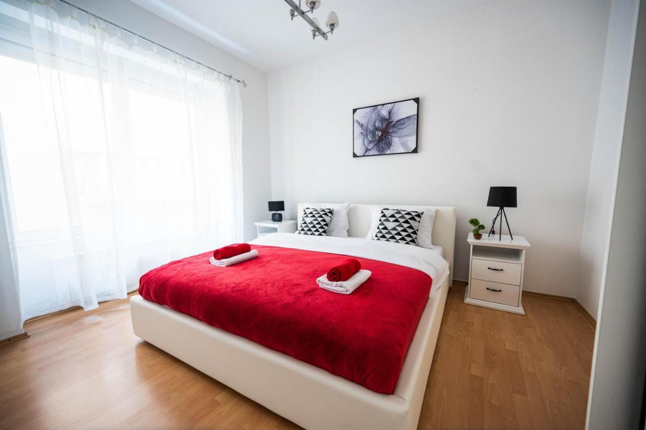 Bright And Modern 1Bdr Apartment In The Center Сараево Экстерьер фото
