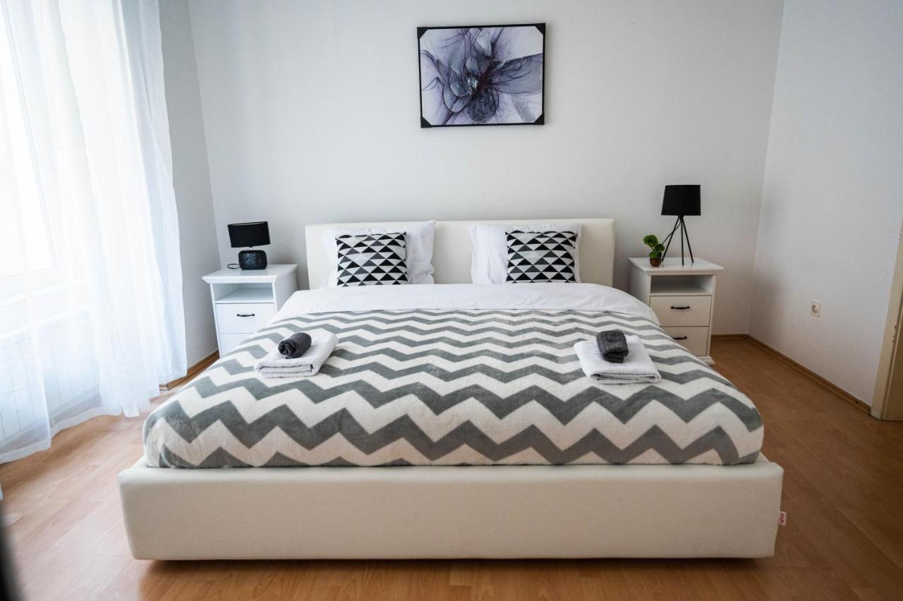 Bright And Modern 1Bdr Apartment In The Center Сараево Экстерьер фото