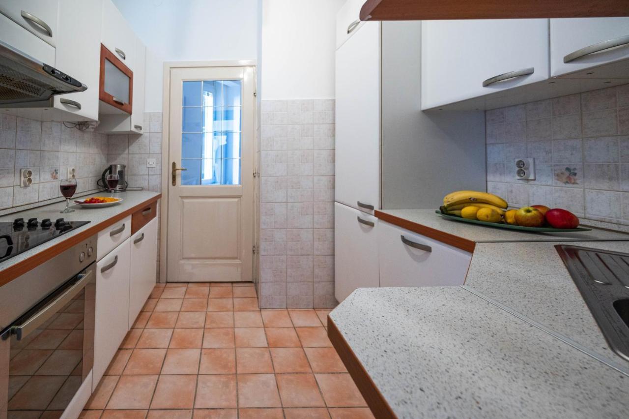 Bright And Modern 1Bdr Apartment In The Center Сараево Экстерьер фото