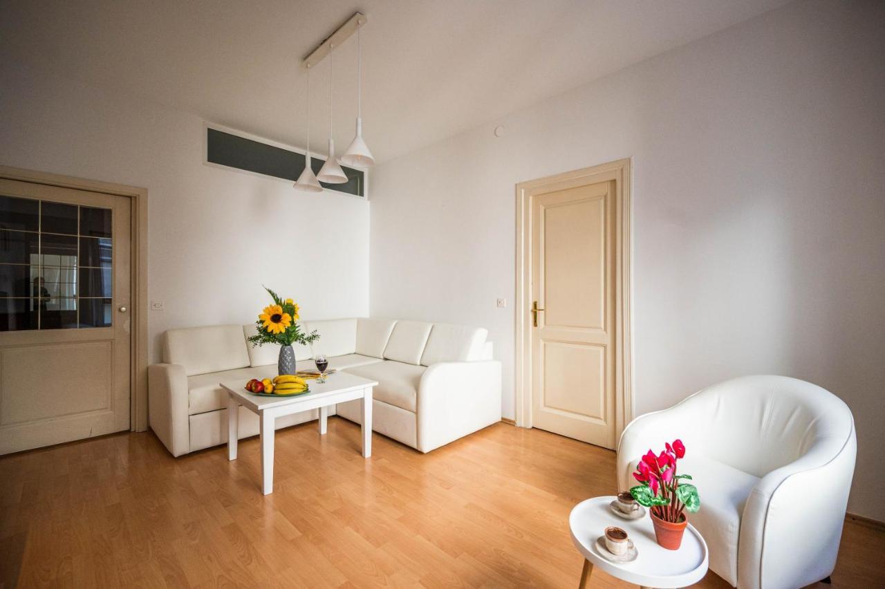 Bright And Modern 1Bdr Apartment In The Center Сараево Экстерьер фото